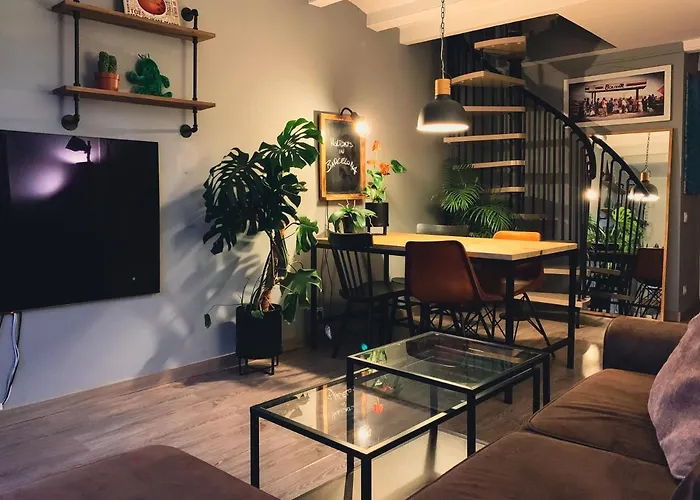 Incredible 2Br Penthouse With Urban Rooftop Garden